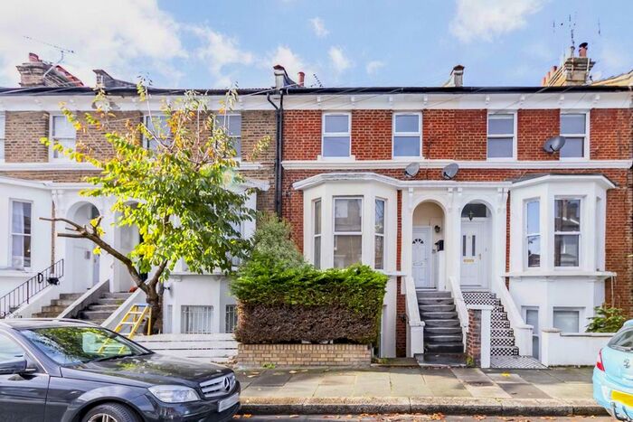 1 Bedroom Flat To Rent In Curwen Road, London W12