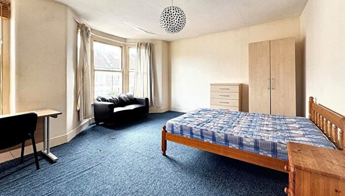 5 Bedroom House To Rent In Dongola Road, Bristol, BS7