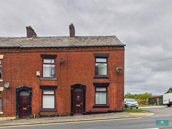 3 Bedroom Terraced House For Sale In Ripponden Road, Oldham, OL1
