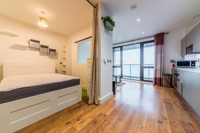 Studio To Rent In Lighterman Point, New Village Avenue, London, E14