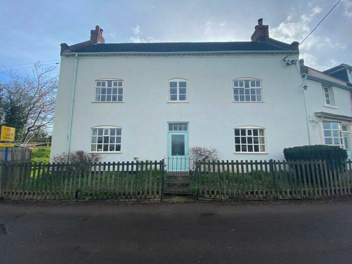 5 Bedroom Farm House For Sale In Lullington Road, Coton-in-the-Elms, DE12