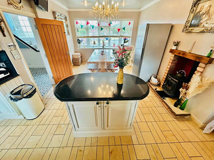 4 Bedroom Detached House For Sale In Brick Kiln Lane, Gornal Wood, DY3