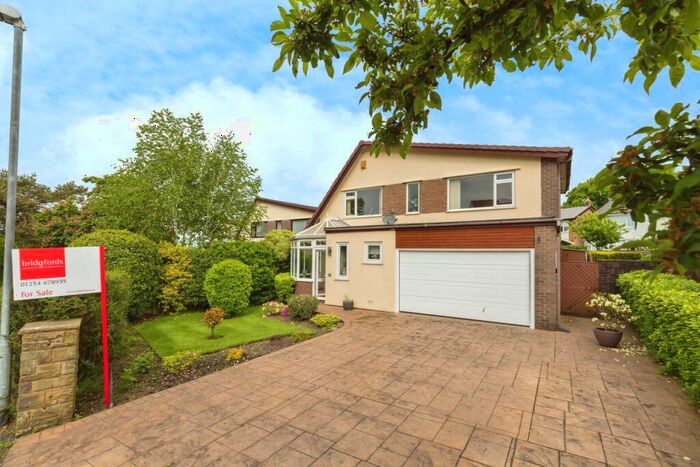 4 Bedroom Detached House For Sale In Brundhurst Fold, Mellor, Blackburn, BB2