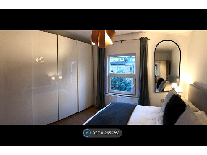 1 Bedroom Flat To Rent In West Kensington, London, W14