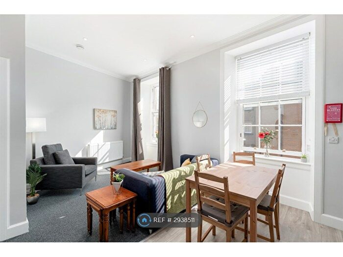 3 Bedroom Flat To Rent In Lord Russell Place, Edinburgh, EH9