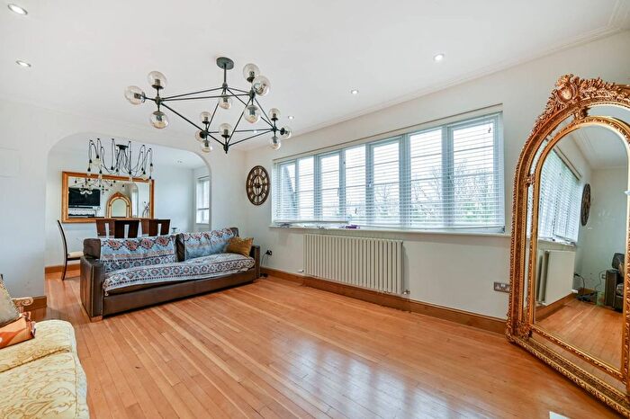 2 Bedroom Flat To Rent In Montpelier Road, Ealing, London, W5