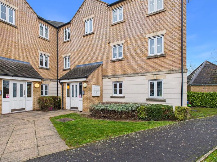 2 Bedroom Flat For Sale In Dainty Grove, Grange Park, NN4