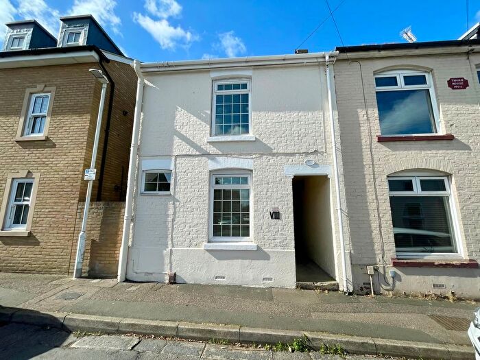 3 Bedroom Semi-Detached House To Rent In Connaught Road, Sittingbourne, ME10