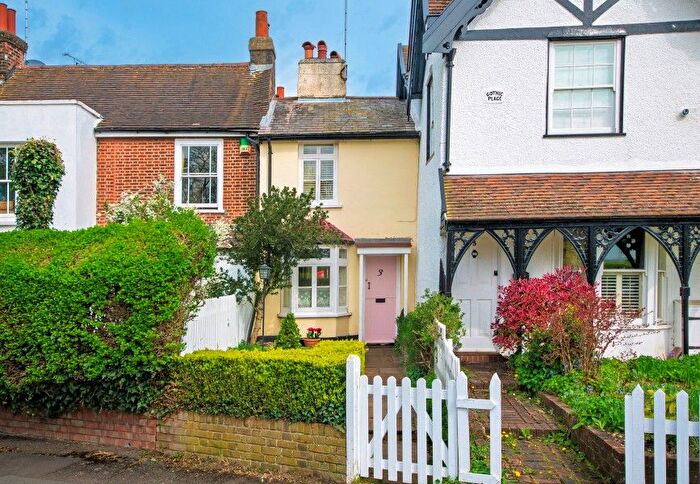 2 Bedroom Terraced House For Sale In Dury Road, Barnet, EN5
