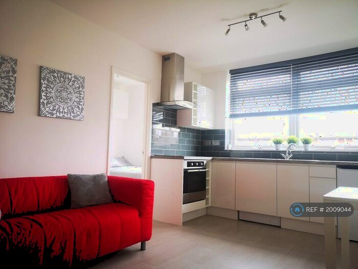 1 Bedroom Flat To Rent In Hamilton Road, Reading, RG1