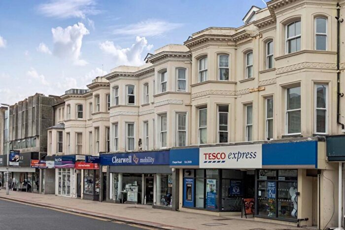 1 Bedroom Flat For Sale In Chapel Road, Worthing, BN11