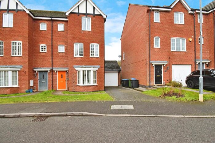 5 Bedroom Semi-Detached House For Sale In Erringtons Close, Oadby, Leicester, LE2