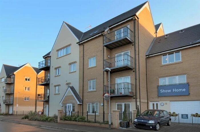 1 Bedroom Flat To Rent In Constantine House, Varcoe Gardens, Hayes, UB3