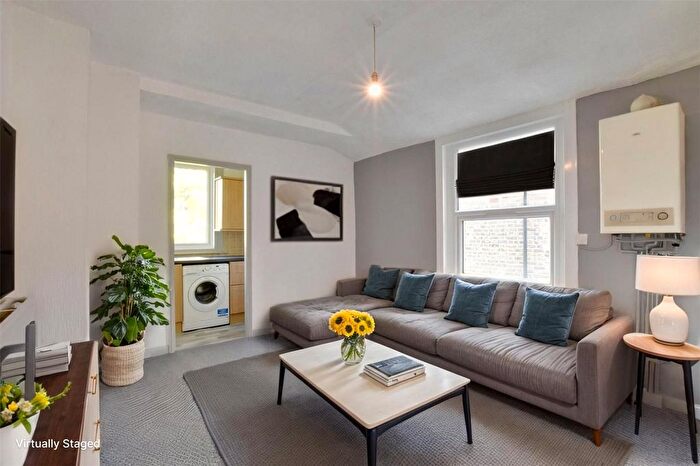 2 Bedroom Flat For Sale In Malyons Road, Ladywell, London, SE13