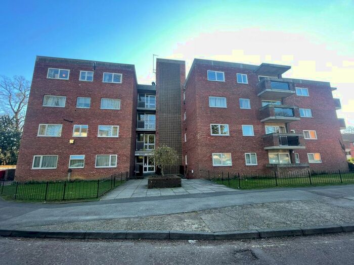 1 Bedroom Apartment To Rent In Oakstead Close, Ipswich, IP4