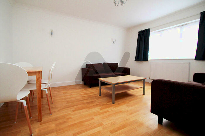3 Bedroom Flat To Rent In Sussex Way, London, N19