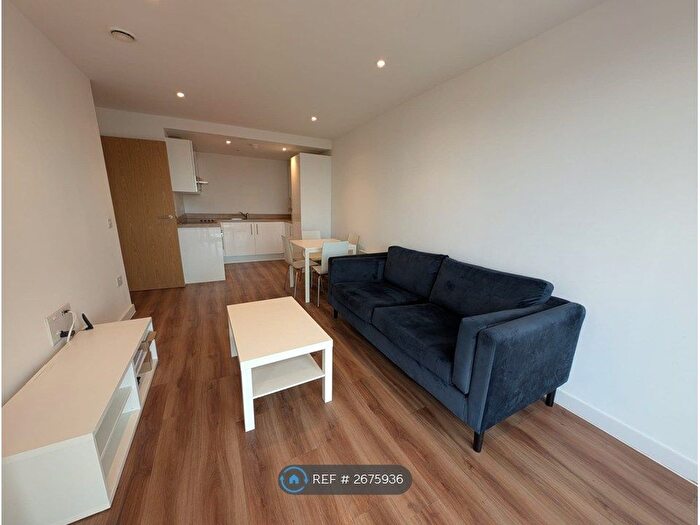 2 Bedroom Flat To Rent In Trafford Road, Salford, M5