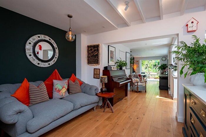 4 Bedroom Cottage For Sale In Main Street, Heslington Village, York, YO10