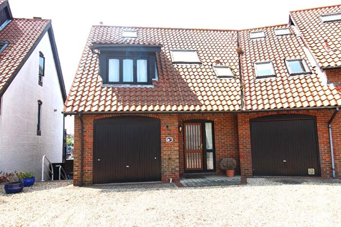 4 Bedroom Semi-Detached House For Sale In Velsheda Court, SO45