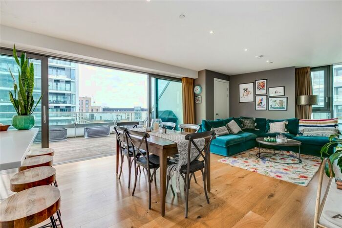 2 Bedroom Flat To Rent In Eastfields Avenue, Wandsworth, SW18