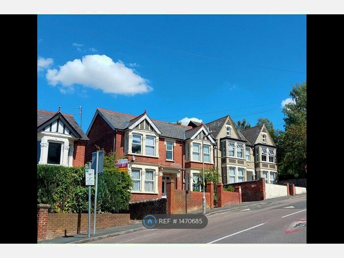 1 Bedroom Flat To Rent In Priory Road, High Wycombe, HP13