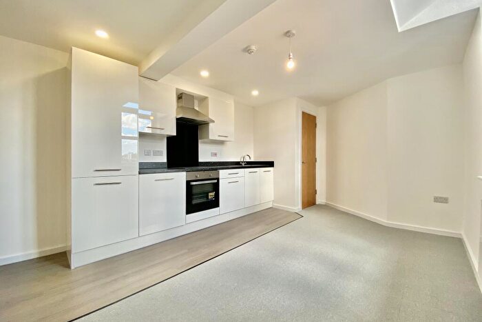 1 Bedroom Apartment To Rent In Viaduct Road, Leeds, West Yorkshire, LS4