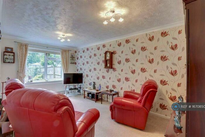 3 Bedroom Semi-Detached House To Rent In Brindlebrook, Milton Keynes, MK8