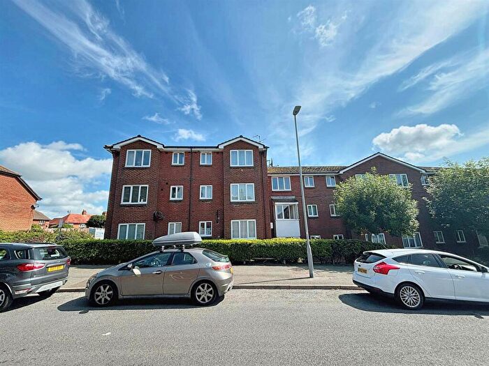 1 Bedroom Flat For Sale In Churchdale Road, Eastbourne, BN22