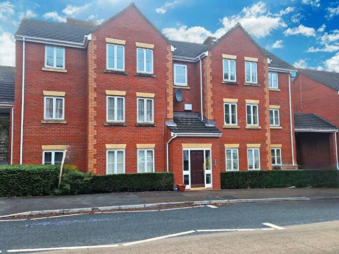 2 Bedroom Apartment For Sale In Kinnerton Way, Exeter, EX4