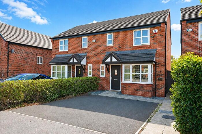 3 Bedroom Semi-Detached House For Sale In Farm Crescent, Radcliffe, Manchester, M26