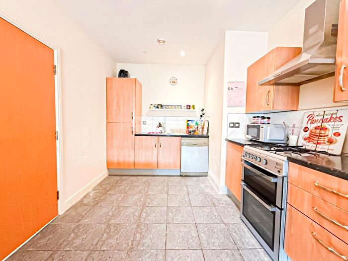 2 Bedroom Apartment To Rent In Sir Thomas Street, Liverpool, Merseyside, L1