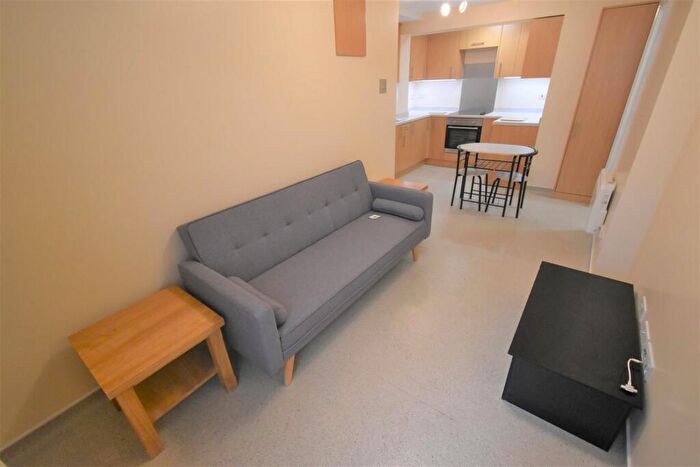 1 Bedroom Apartment To Rent In Flat L Moatfield House, Dartford, DA1