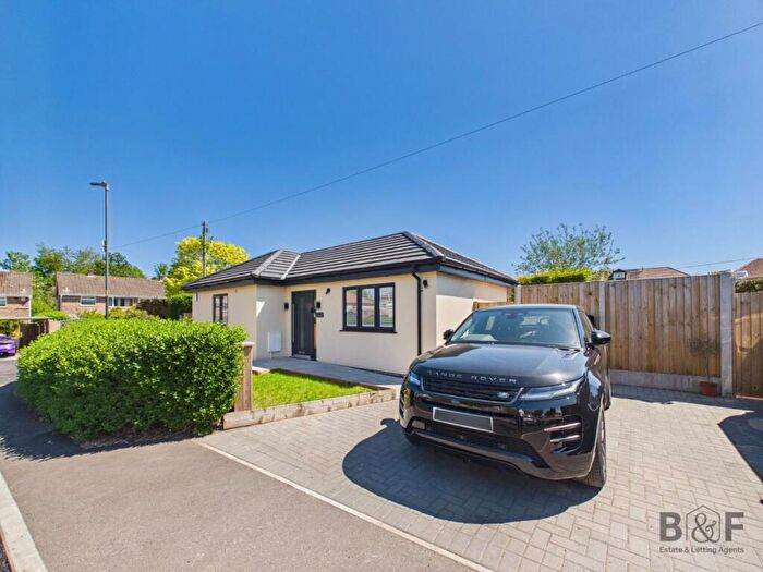 2 Bedroom Detached Bungalow For Sale In Oaklands Close, Mangotsfield, BS16