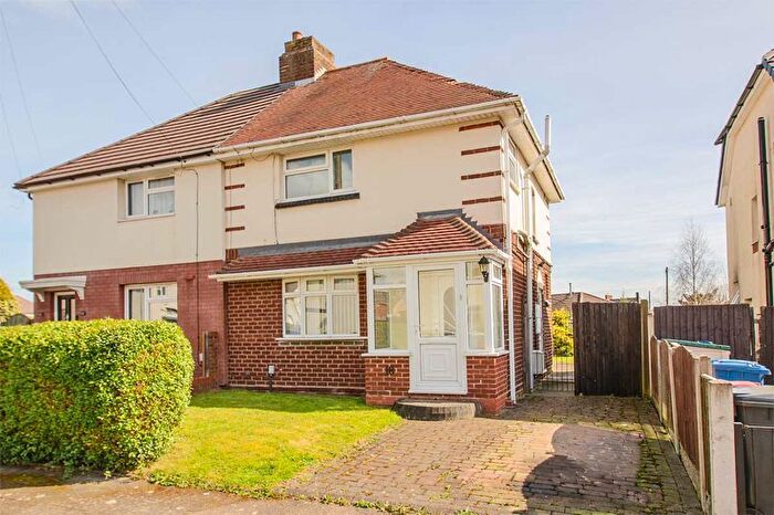 3 Bedroom Semi-Detached House For Sale In The Crescent, Burntwood, WS7