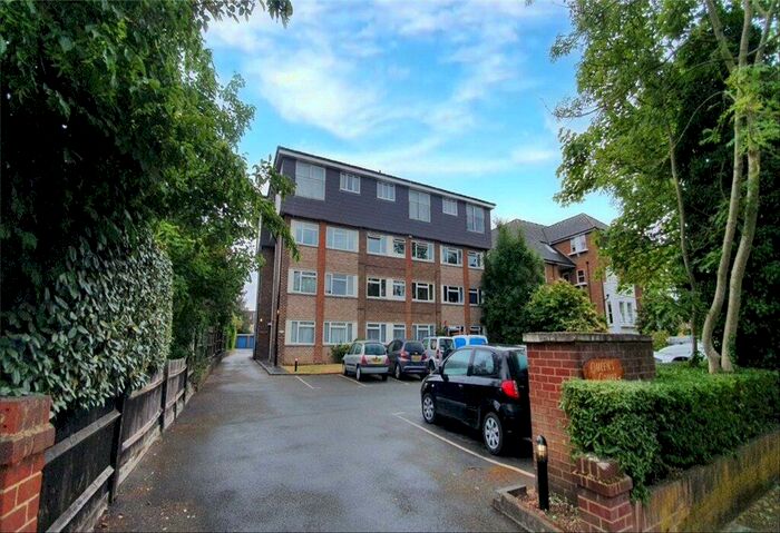 2 Bedroom Apartment To Rent In Queens Court, Rectory Road, Kent, BR3