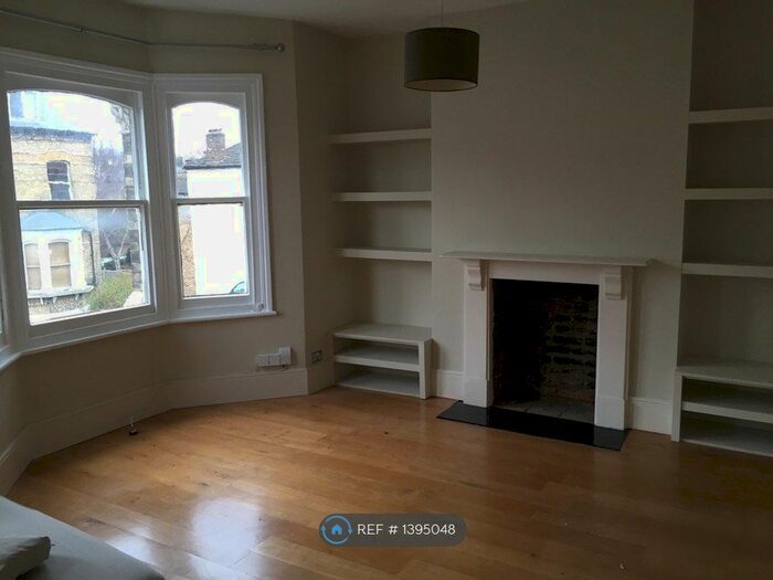 2 Bedroom Flat To Rent In Whiteley Road, London, SE19