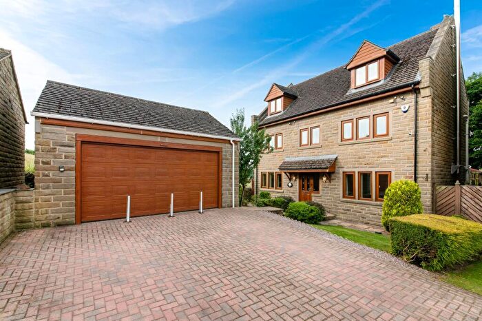 5 Bedroom Detached House For Sale In Teal Lodge, Lakeside View, Penistone, S36