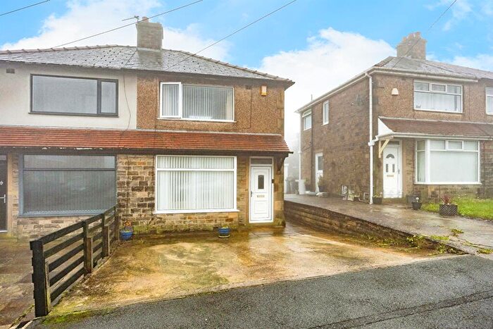 2 Bedroom Semi-Detached House For Sale In Gleanings Avenue, Halifax, HX2