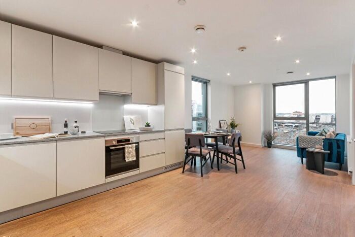 1 Bedroom Flat To Rent In Thames Quarter, Napier Road, Reading, RG1