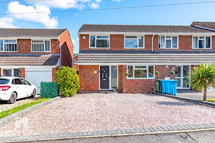 3 Bedroom Semi Detached House For Sale In Viscount Walk, Bearwood, BH11