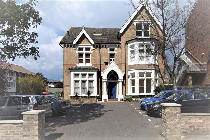 2 Bedroom Flat To Rent In Nightingale Lane, London, SW12