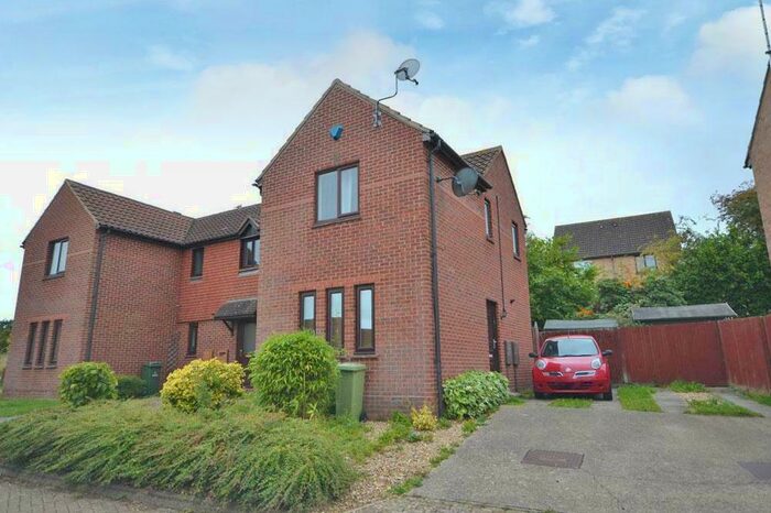 2 Bedroom End Of Terrace House To Rent In Robertson Close, Shenley Church End, Milton Keynes, Buckinghamshire, MK5