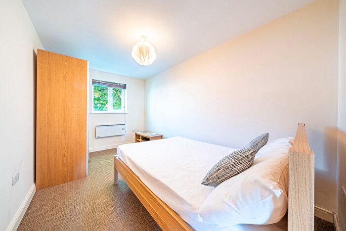 2 Bedroom Flat For Sale In Cranmer Street, Nottingham, NG3