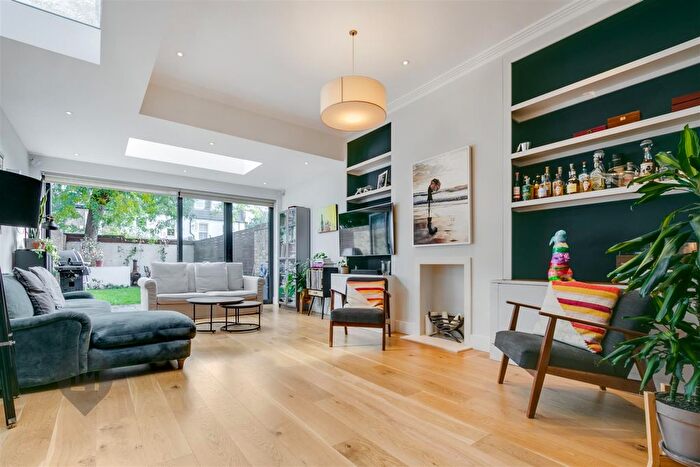 4 Bedroom Property To Rent In Elborough Street, London, SW18