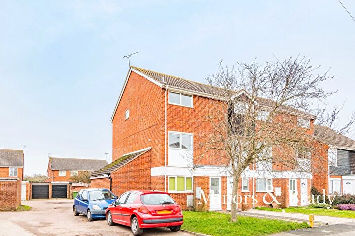 2 Bedroom Maisonette For Sale In Hastings Way, Sutton, NR12