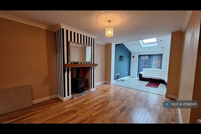 4 Bedroom Semi-Detached House To Rent In Weaverham, Northwich, CW8