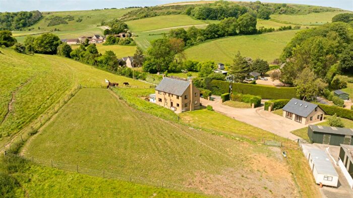 5 Bedroom Farm House For Sale In Equestrian Land, Sand School, Outbuildings And Detached House - Newbarn Lane, Gatcombe, Newport, PO30