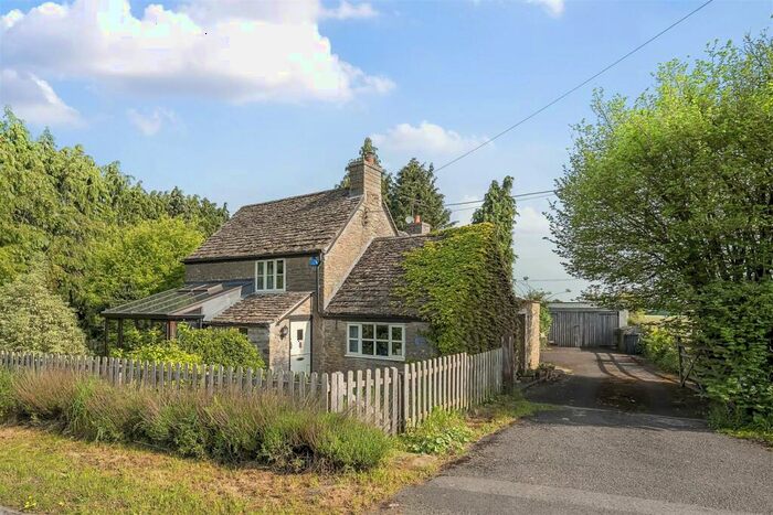 3 Bedroom Detached House For Sale In Stanton St Quintin, SN14
