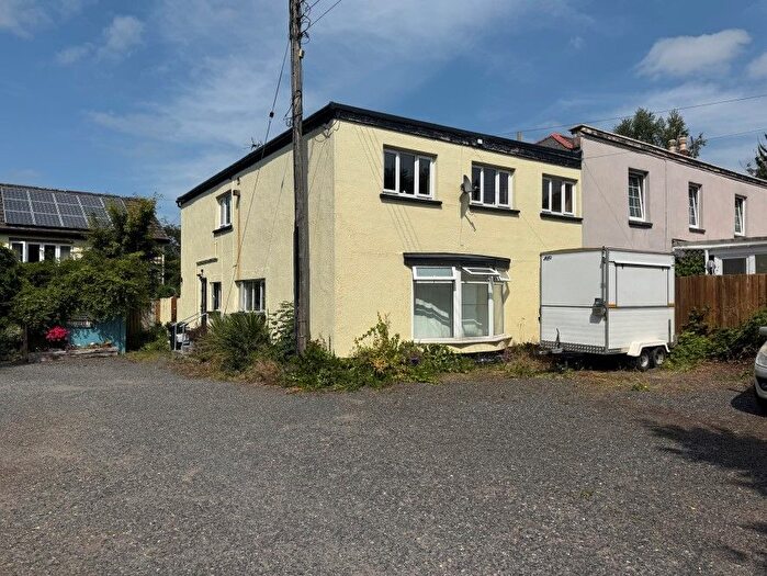 2 Bedroom Flat For Sale In Burwood, Bow, Crediton, Devon, EX17