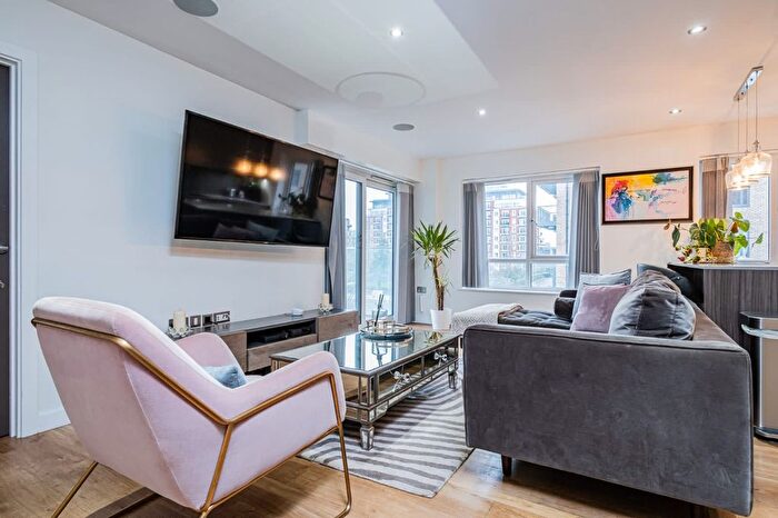 2 Bedroom Flat For Sale In East Drive, London, NW9